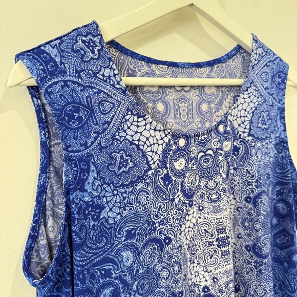 Blue Paisley Sleeveless Top - flowy - Picture 3 of 12